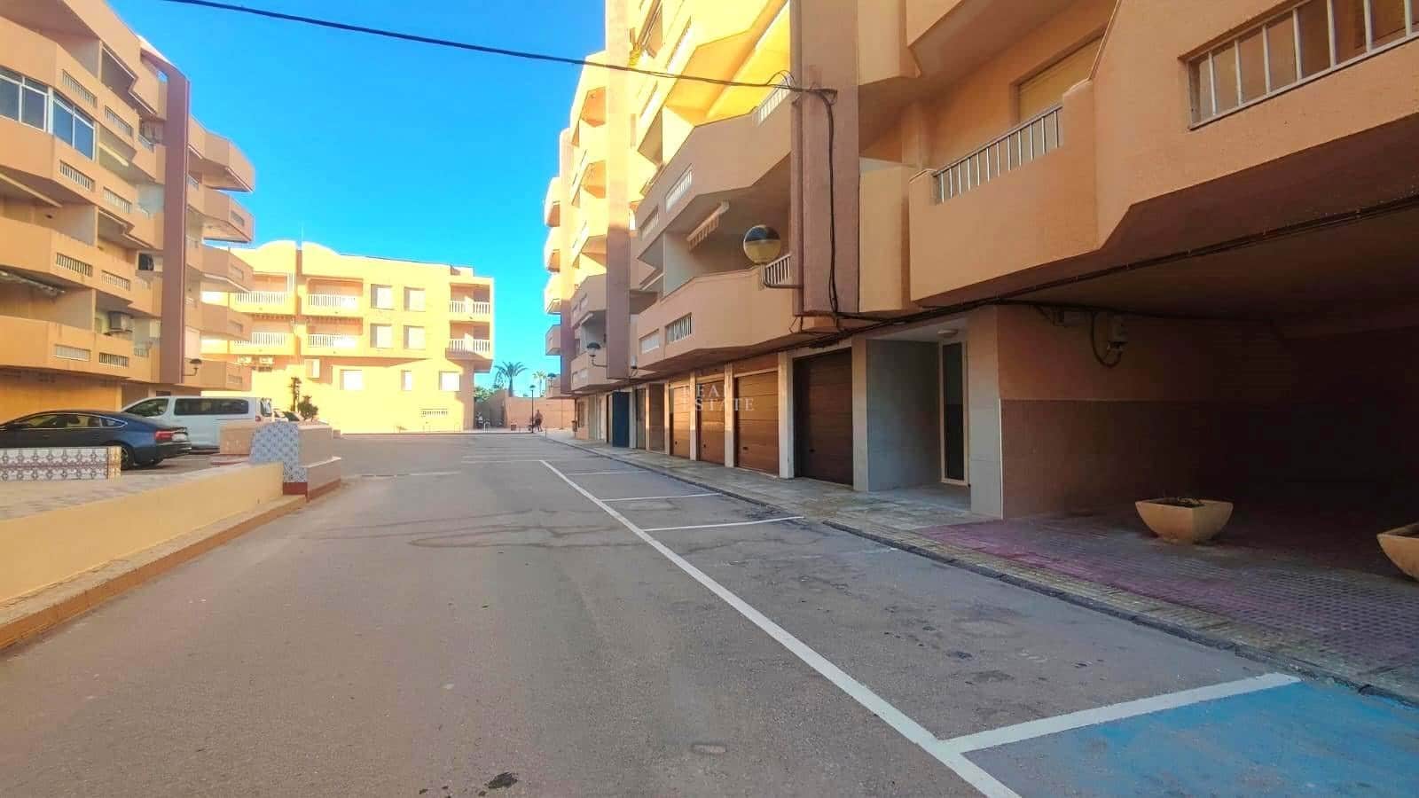 Apartamento de 2 habitaciones en La Manga del Mar Menor en venta con garaje - 212.900 € (Ref: 9426275)