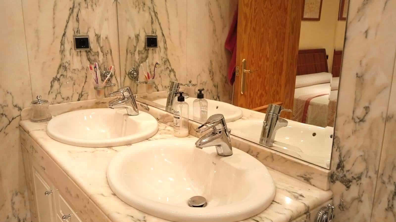 2 bedroom Apartment for sale in Elche / Elx with garage - € 269,000 (Ref: 9426542)