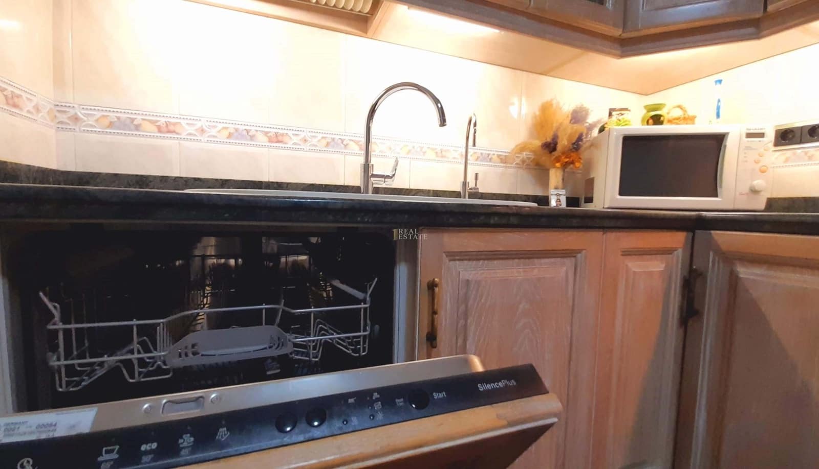 2 bedroom Apartment for sale in Elche / Elx with garage - € 269,000 (Ref: 9426542)