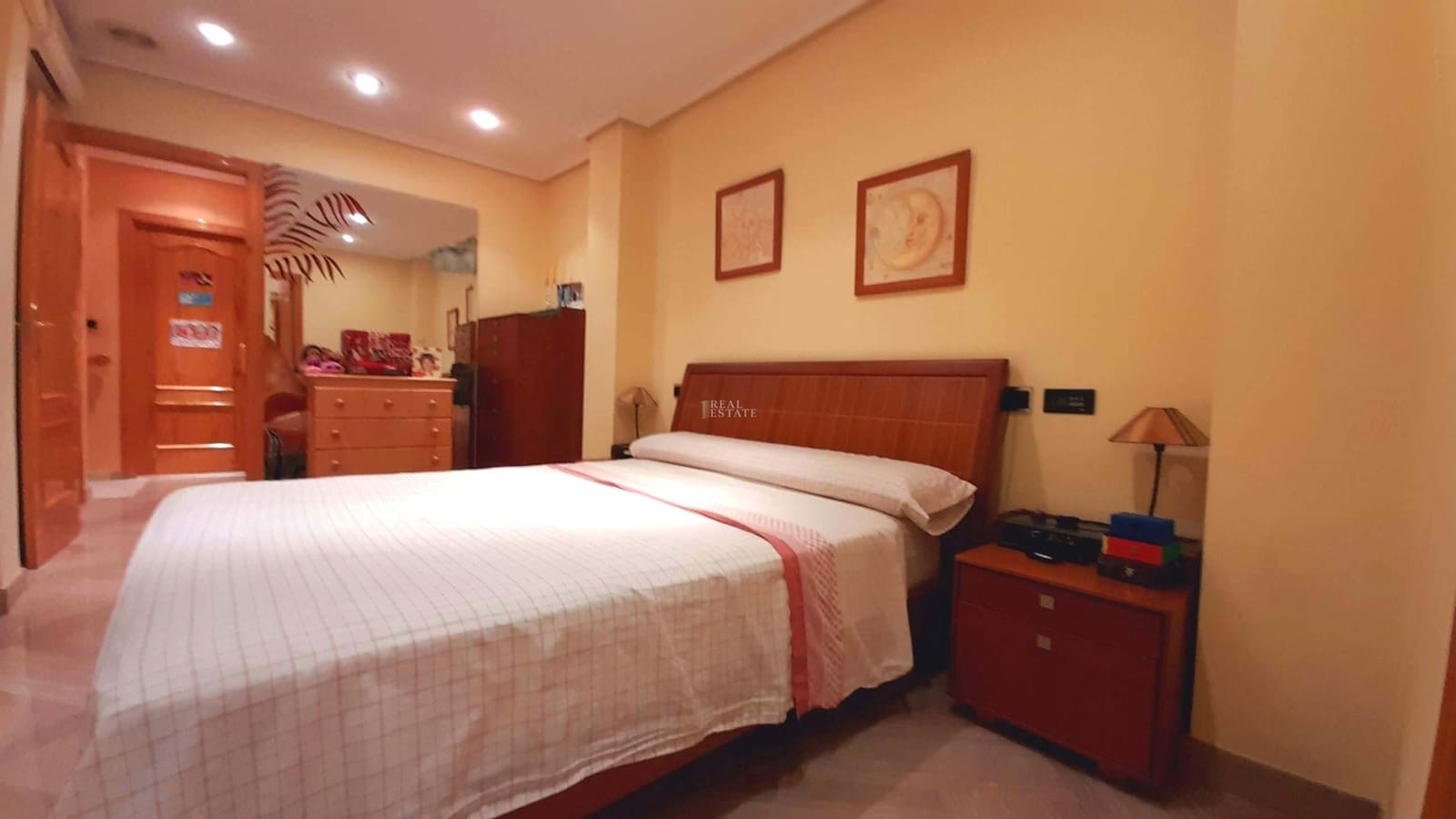 2 bedroom Apartment for sale in Elche / Elx with garage - € 269,000 (Ref: 9426542)