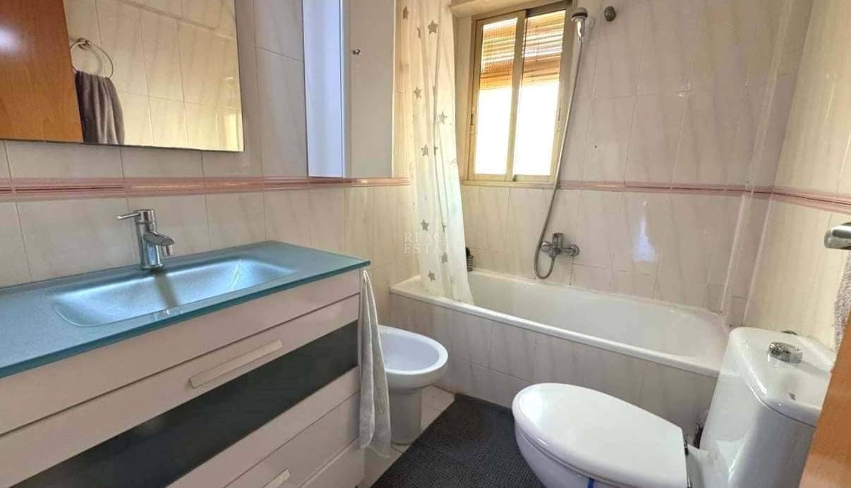 2 bedroom Apartment for sale in Alicante / Alacant city - € 152,900 (Ref: 9428215)