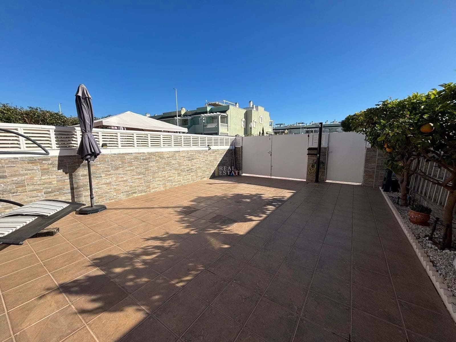 3 bedroom Townhouse for sale in Elche / Elx with pool garage - € 340,000 (Ref: 9428216)