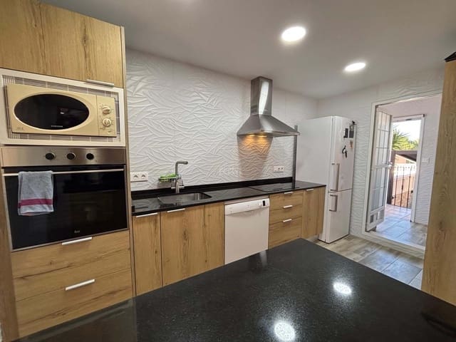 3 bedroom Townhouse for sale in Elche / Elx with pool garage - € 340,000 (Ref: 9428216)