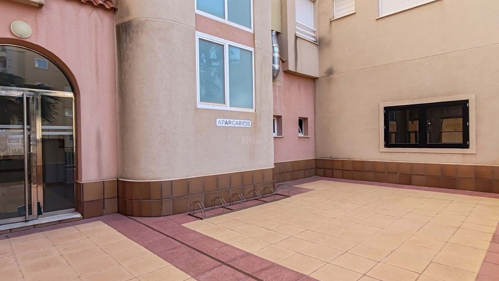 1 chambre Appartement à vendre à La Manga del Mar Menor avec piscine garage - 110 000 € (Ref: 9428742)