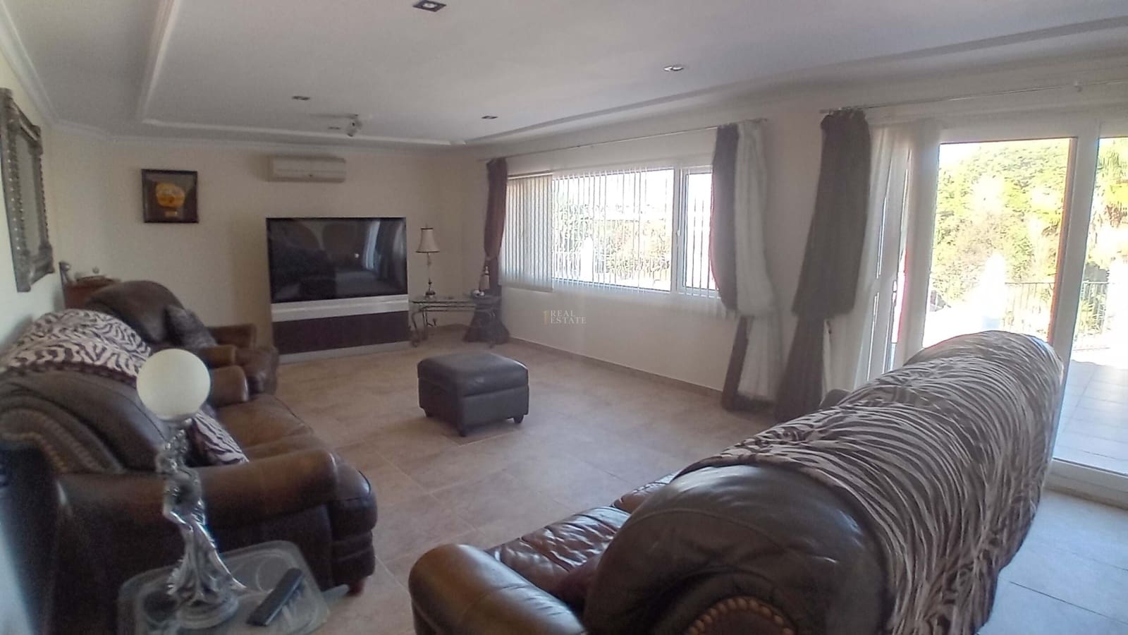 8 chambre Villa/Maison à vendre à Crevillente / Crevillent avec piscine garage - 595 000 € (Ref: 9435124)