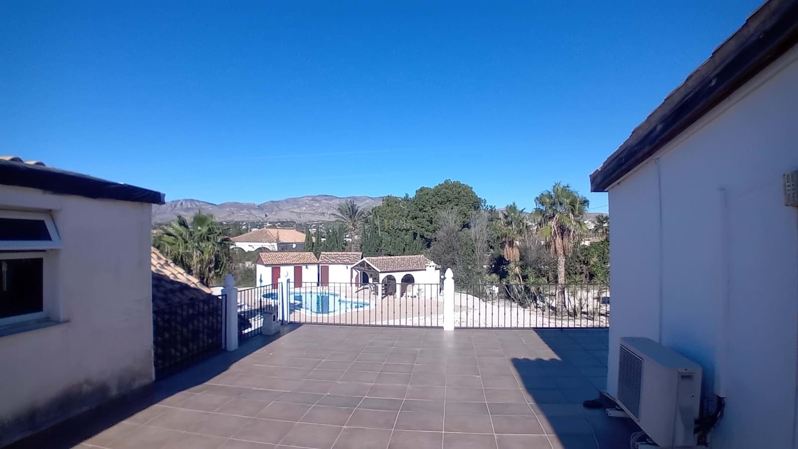 8 chambre Villa/Maison à vendre à Crevillente / Crevillent avec piscine garage - 595 000 € (Ref: 9435124)