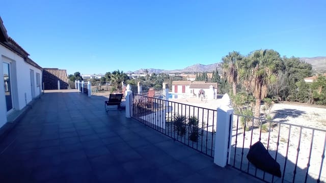 8 chambre Villa/Maison à vendre à Crevillente / Crevillent avec piscine garage - 595 000 € (Ref: 9435124)