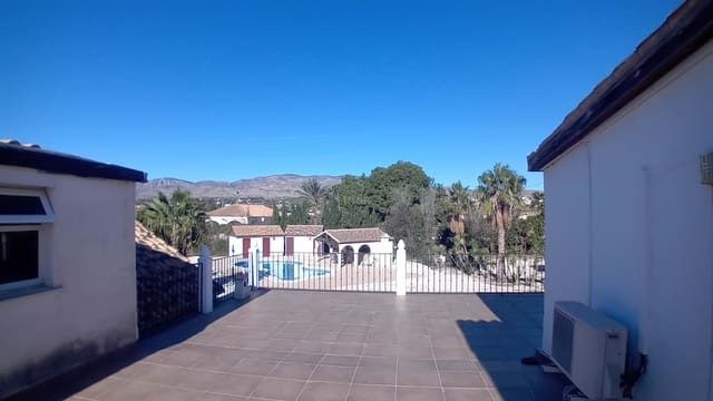 8 chambre Villa/Maison à vendre à Crevillente / Crevillent avec piscine garage - 595 000 € (Ref: 9435124)