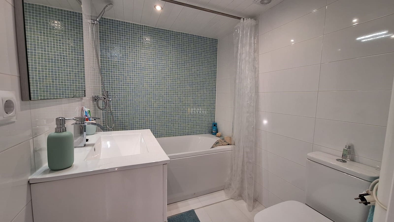 4 sypialnia Willa na sprzedaż w Orba z basenem garażem - 499 950 € (Ref: 9443783)