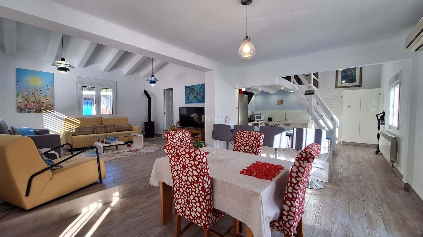 4 sypialnia Willa na sprzedaż w Orba z basenem garażem - 499 950 € (Ref: 9443783)