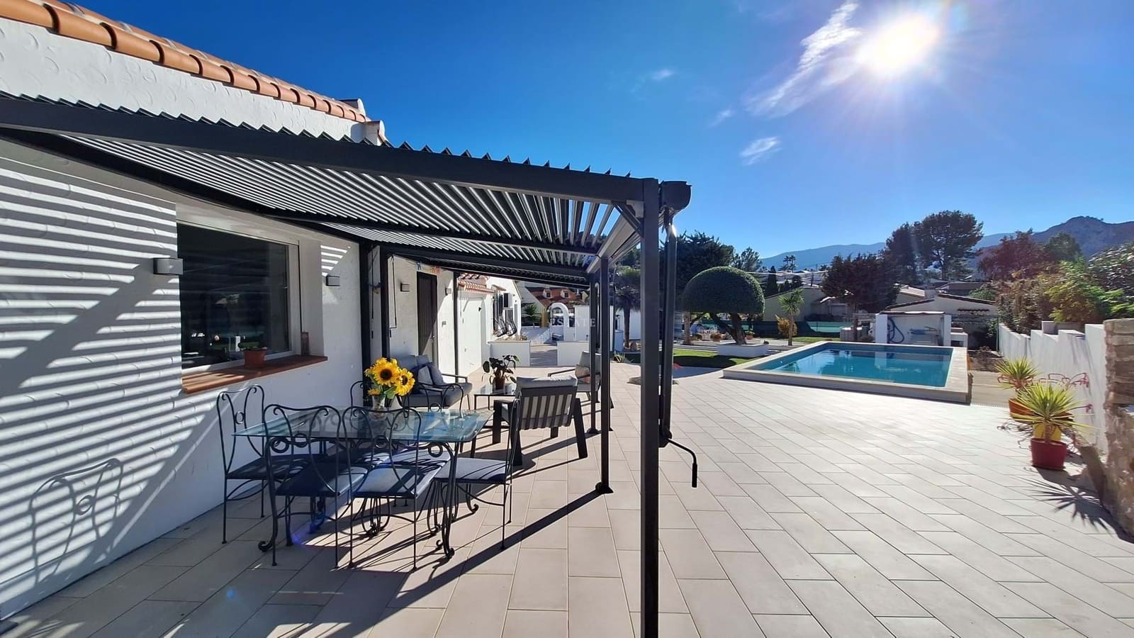 4 sypialnia Willa na sprzedaż w Orba z basenem garażem - 499 950 € (Ref: 9443783)