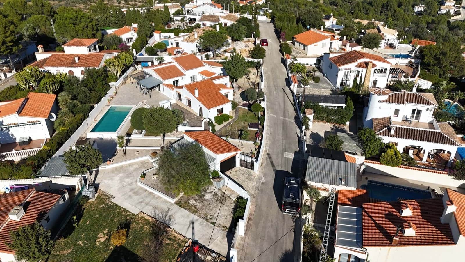 4 sypialnia Willa na sprzedaż w Orba z basenem garażem - 499 950 € (Ref: 9443783)