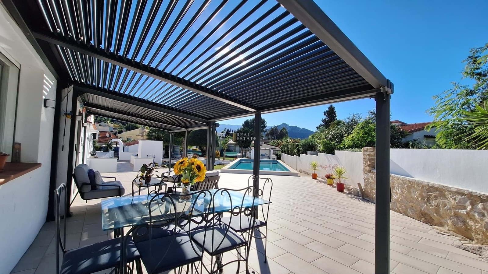 4 sypialnia Willa na sprzedaż w Orba z basenem garażem - 499 950 € (Ref: 9443783)