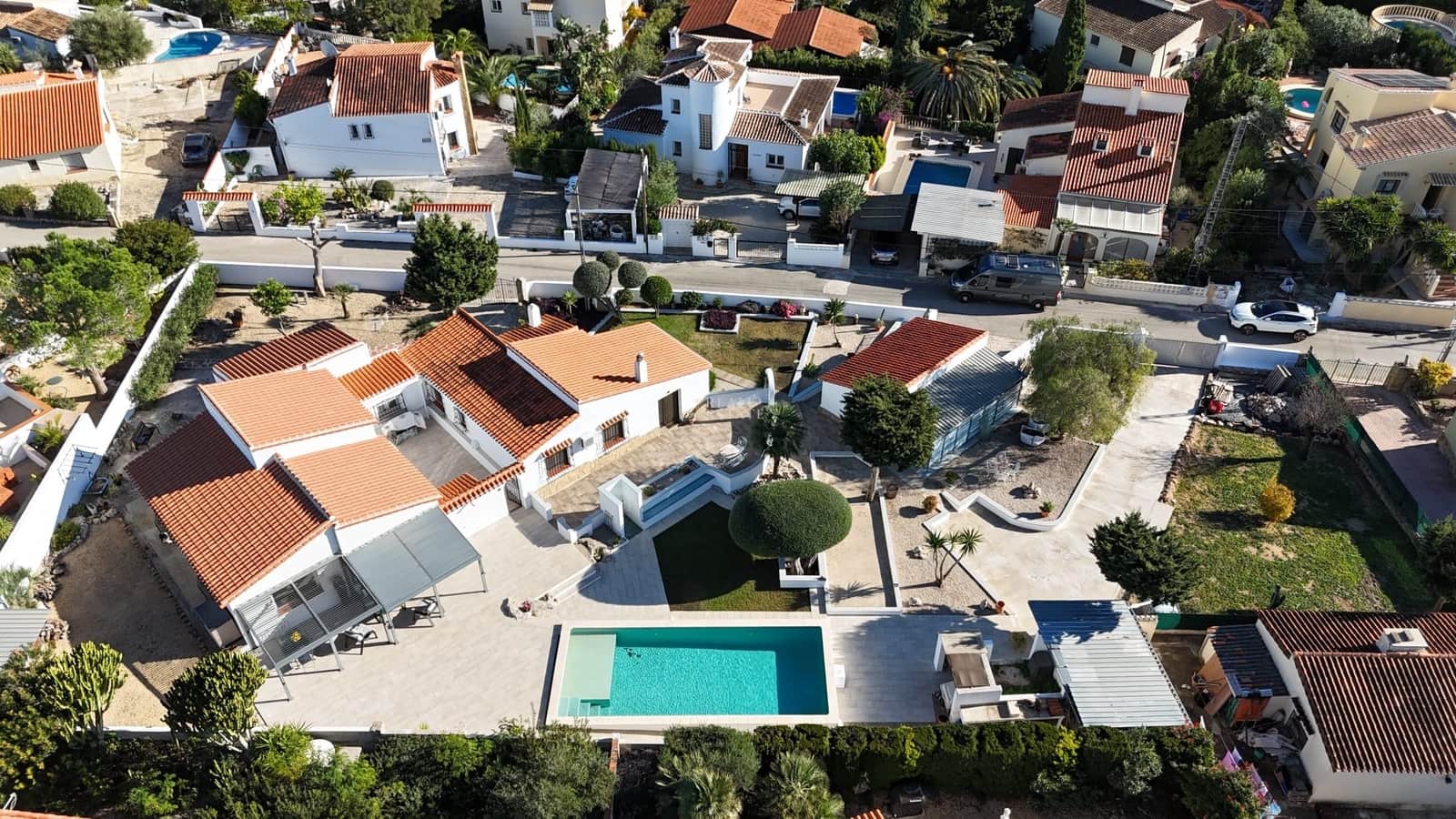 4 sypialnia Willa na sprzedaż w Orba z basenem garażem - 499 950 € (Ref: 9443783)