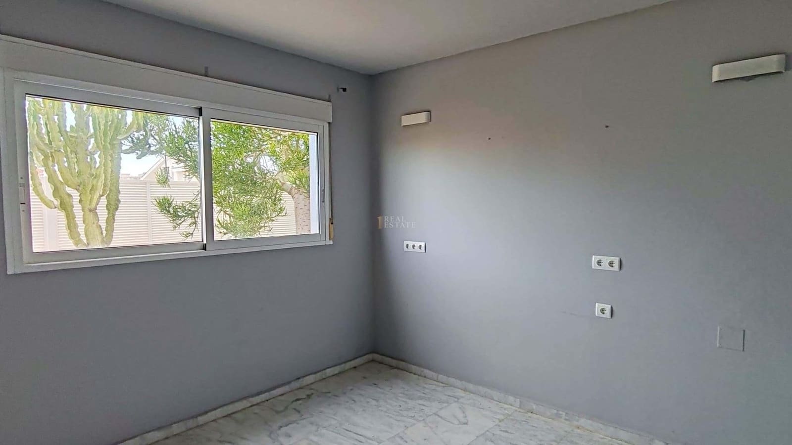 5 soverom Villa til salgs i La Manga del Mar Menor med svømmebasseng garasje - € 675 000 (Ref: 9446935)