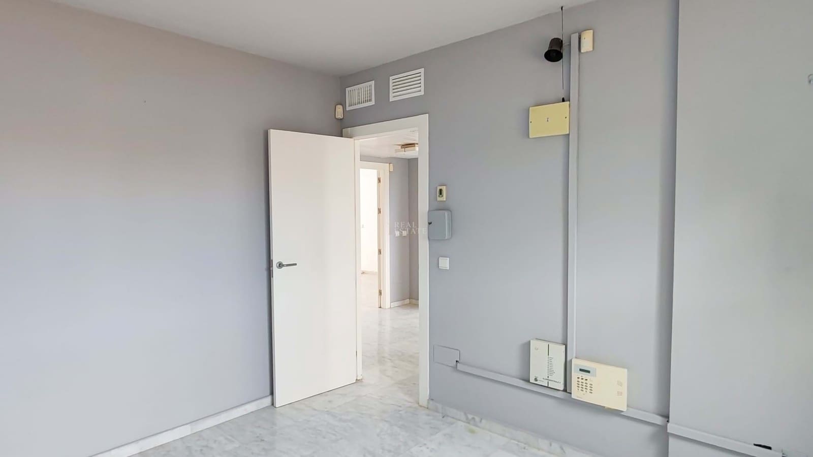 5 soverom Villa til salgs i La Manga del Mar Menor med svømmebasseng garasje - € 675 000 (Ref: 9446935)