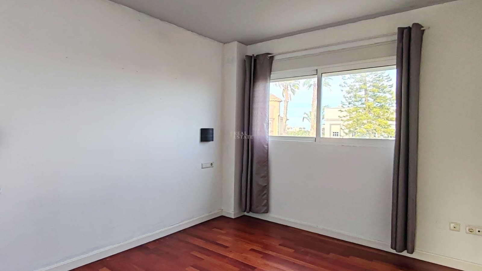 5 soverom Villa til salgs i La Manga del Mar Menor med svømmebasseng garasje - € 675 000 (Ref: 9446935)