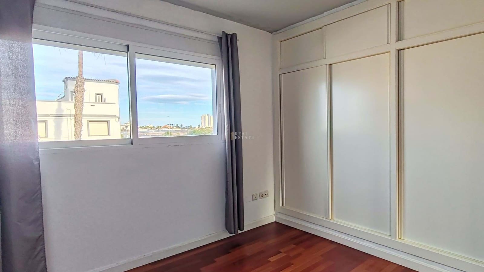 5 soverom Villa til salgs i La Manga del Mar Menor med svømmebasseng garasje - € 675 000 (Ref: 9446935)