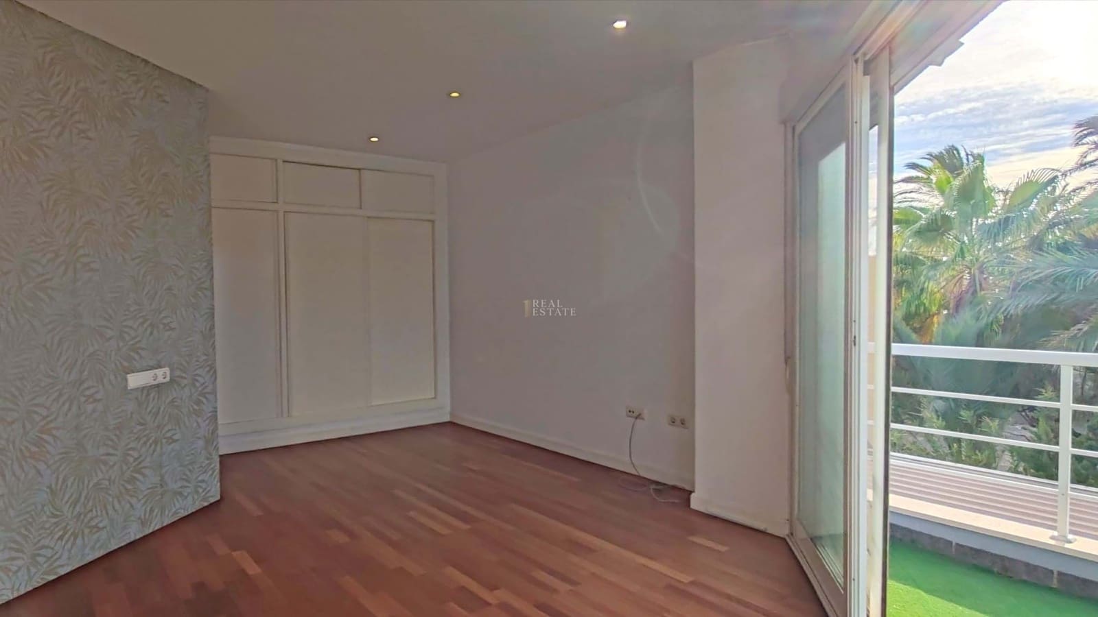 5 soverom Villa til salgs i La Manga del Mar Menor med svømmebasseng garasje - € 675 000 (Ref: 9446935)