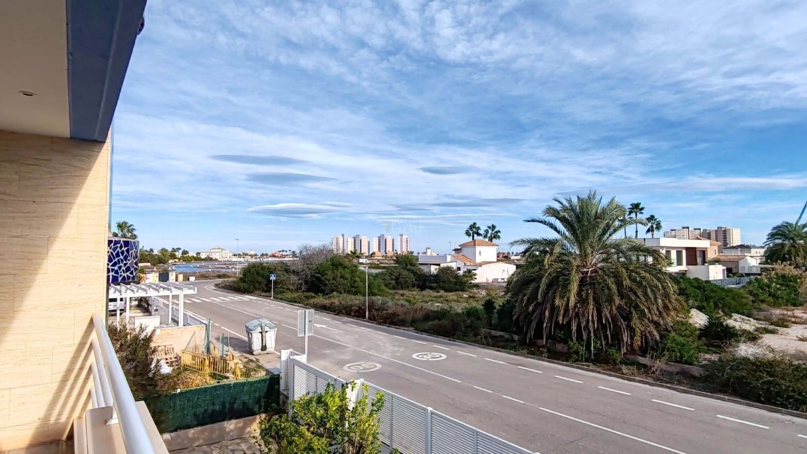 5 soverom Villa til salgs i La Manga del Mar Menor med svømmebasseng garasje - € 675 000 (Ref: 9446935)