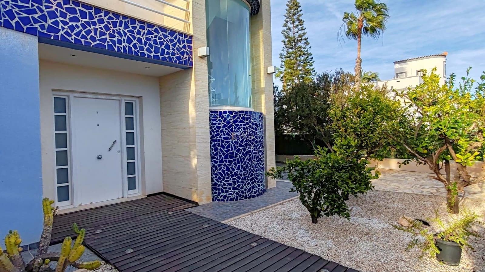 5 soverom Villa til salgs i La Manga del Mar Menor med svømmebasseng garasje - € 675 000 (Ref: 9446935)