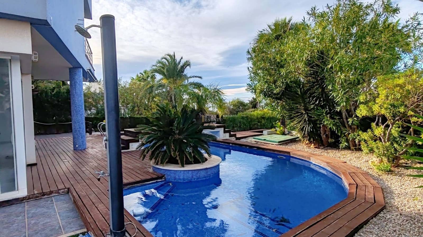 5 soverom Villa til salgs i La Manga del Mar Menor med svømmebasseng garasje - € 675 000 (Ref: 9446935)