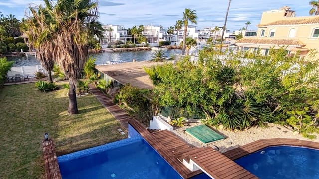 5 soverom Villa til salgs i La Manga del Mar Menor med svømmebasseng garasje - € 675 000 (Ref: 9446935)