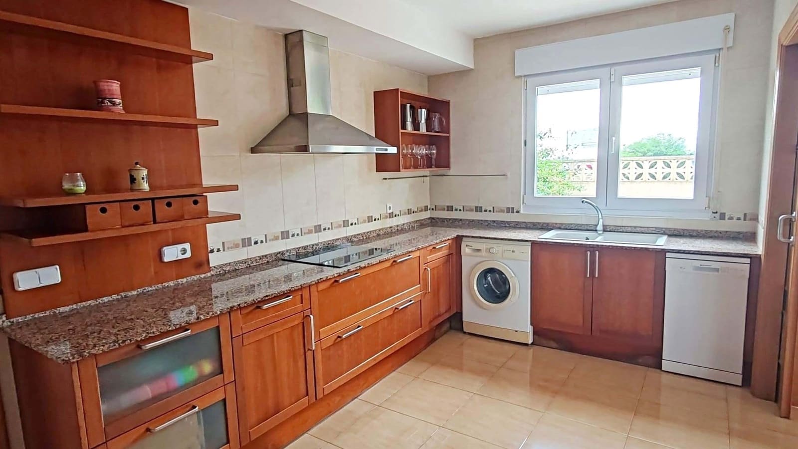 5 soverom Villa til salgs i La Manga del Mar Menor med svømmebasseng garasje - € 550 000 (Ref: 9447230)