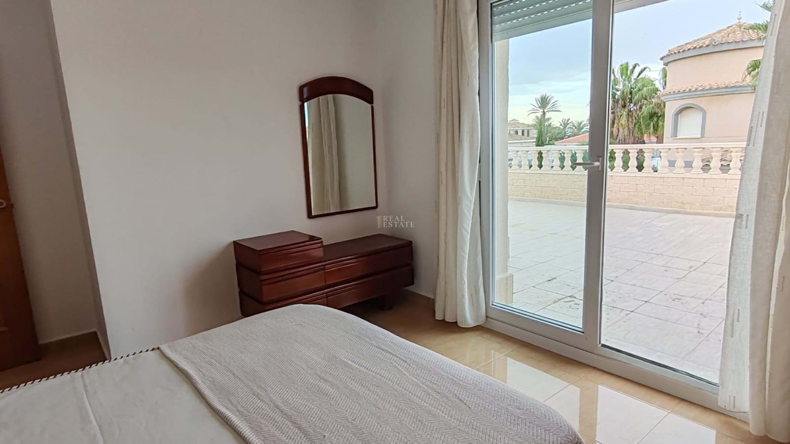 5 soverom Villa til salgs i La Manga del Mar Menor med svømmebasseng garasje - € 550 000 (Ref: 9447230)