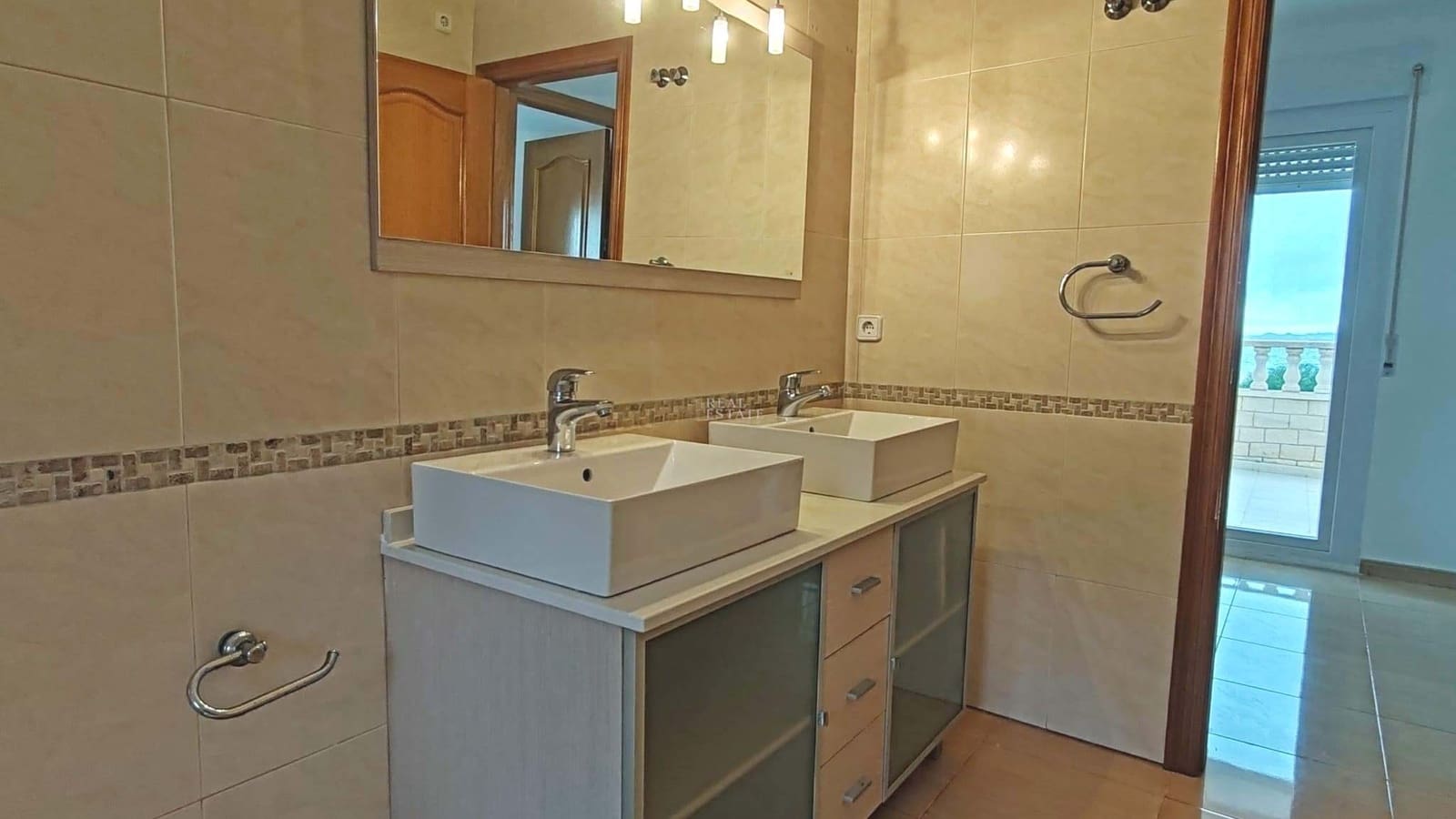 5 soverom Villa til salgs i La Manga del Mar Menor med svømmebasseng garasje - € 550 000 (Ref: 9447230)