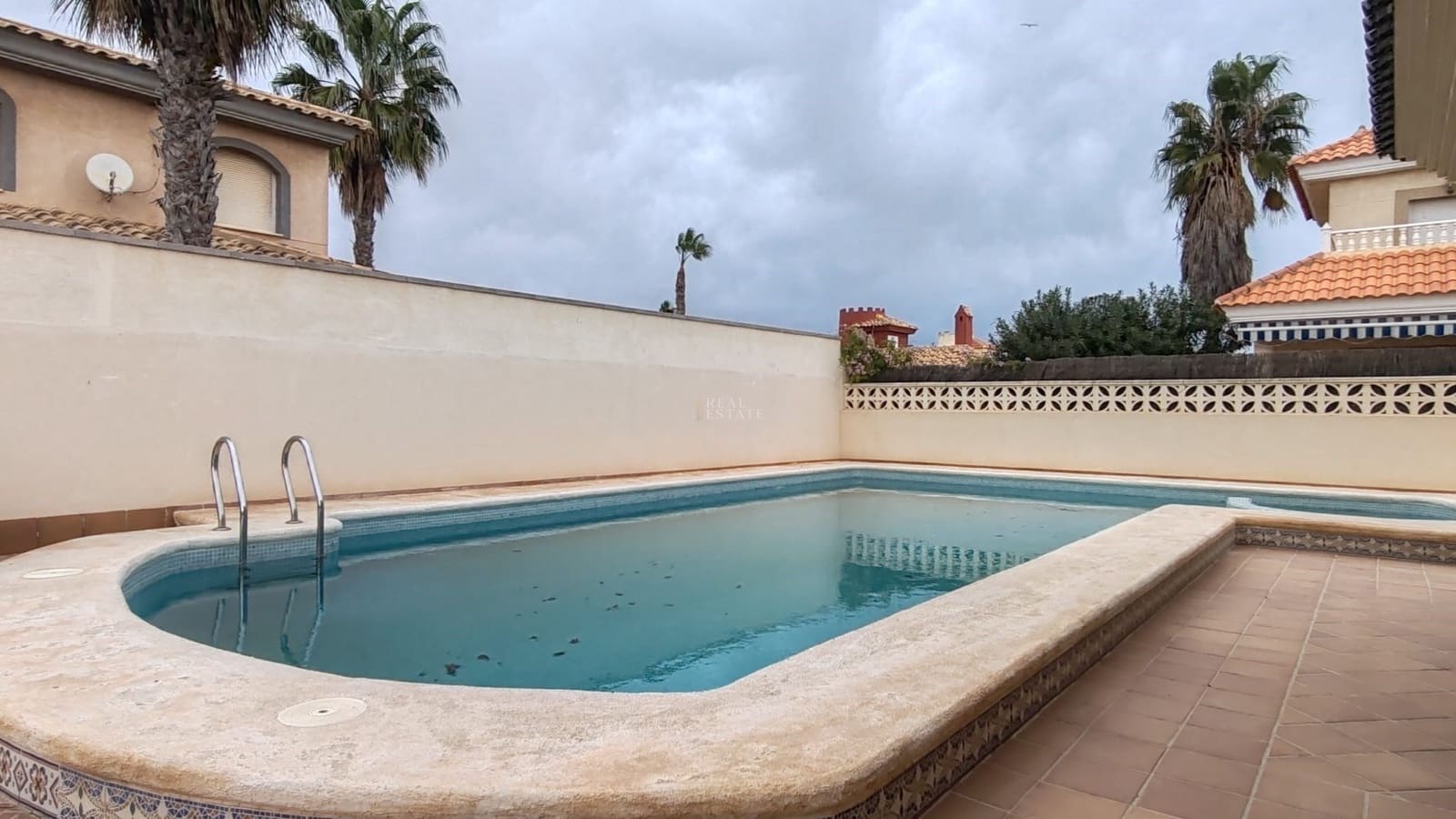 5 soverom Villa til salgs i La Manga del Mar Menor med svømmebasseng garasje - € 550 000 (Ref: 9447230)