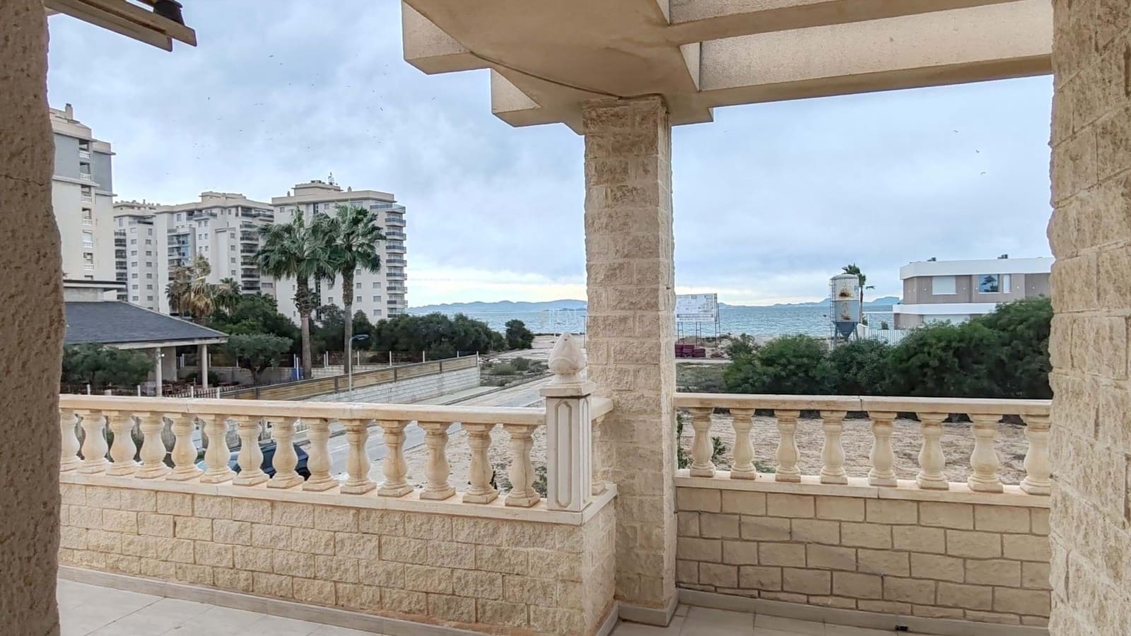 5 soverom Villa til salgs i La Manga del Mar Menor med svømmebasseng garasje - € 550 000 (Ref: 9447230)