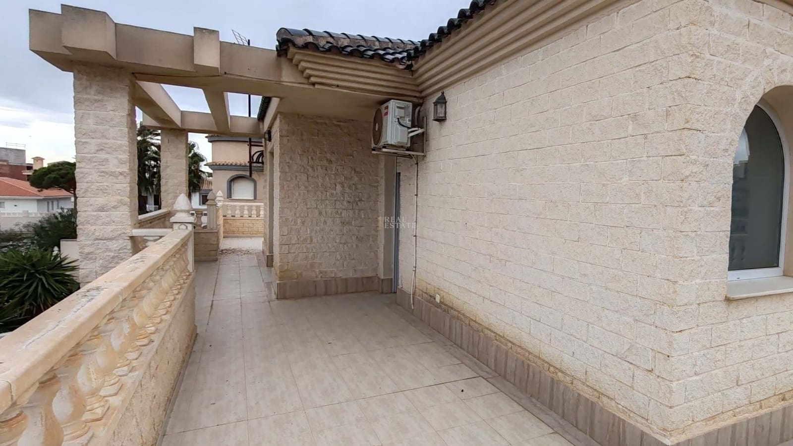 5 soverom Villa til salgs i La Manga del Mar Menor med svømmebasseng garasje - € 550 000 (Ref: 9447230)