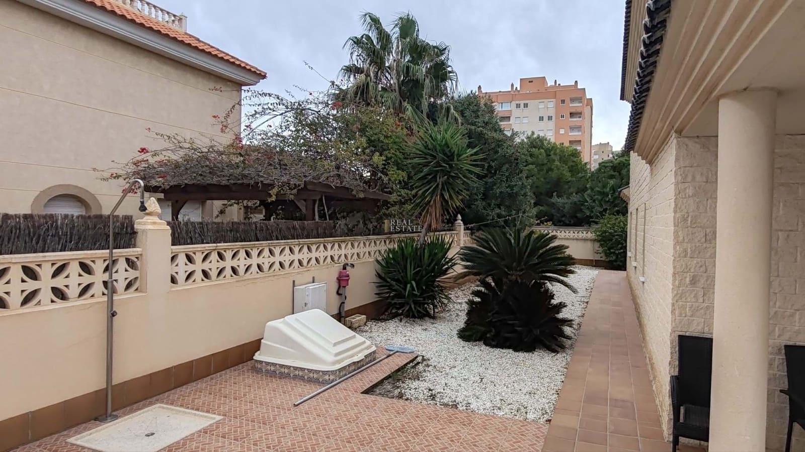 5 soverom Villa til salgs i La Manga del Mar Menor med svømmebasseng garasje - € 550 000 (Ref: 9447230)