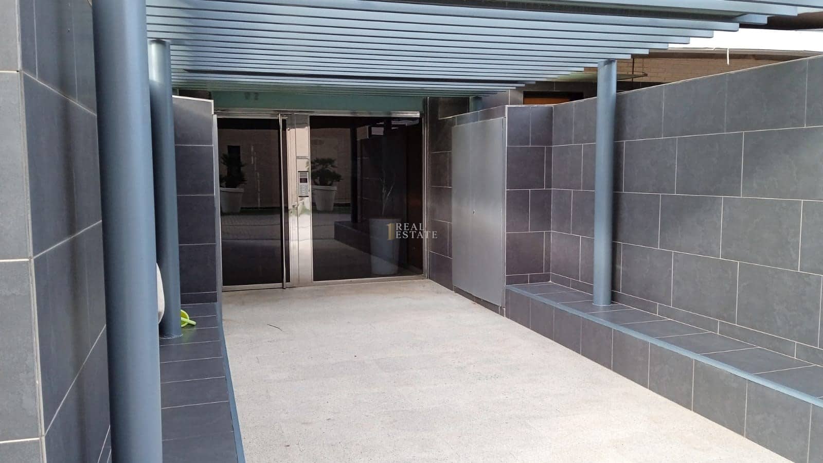 2 bedroom Apartment for sale in Elche / Elx with pool garage - € 295,000 (Ref: 9450033)