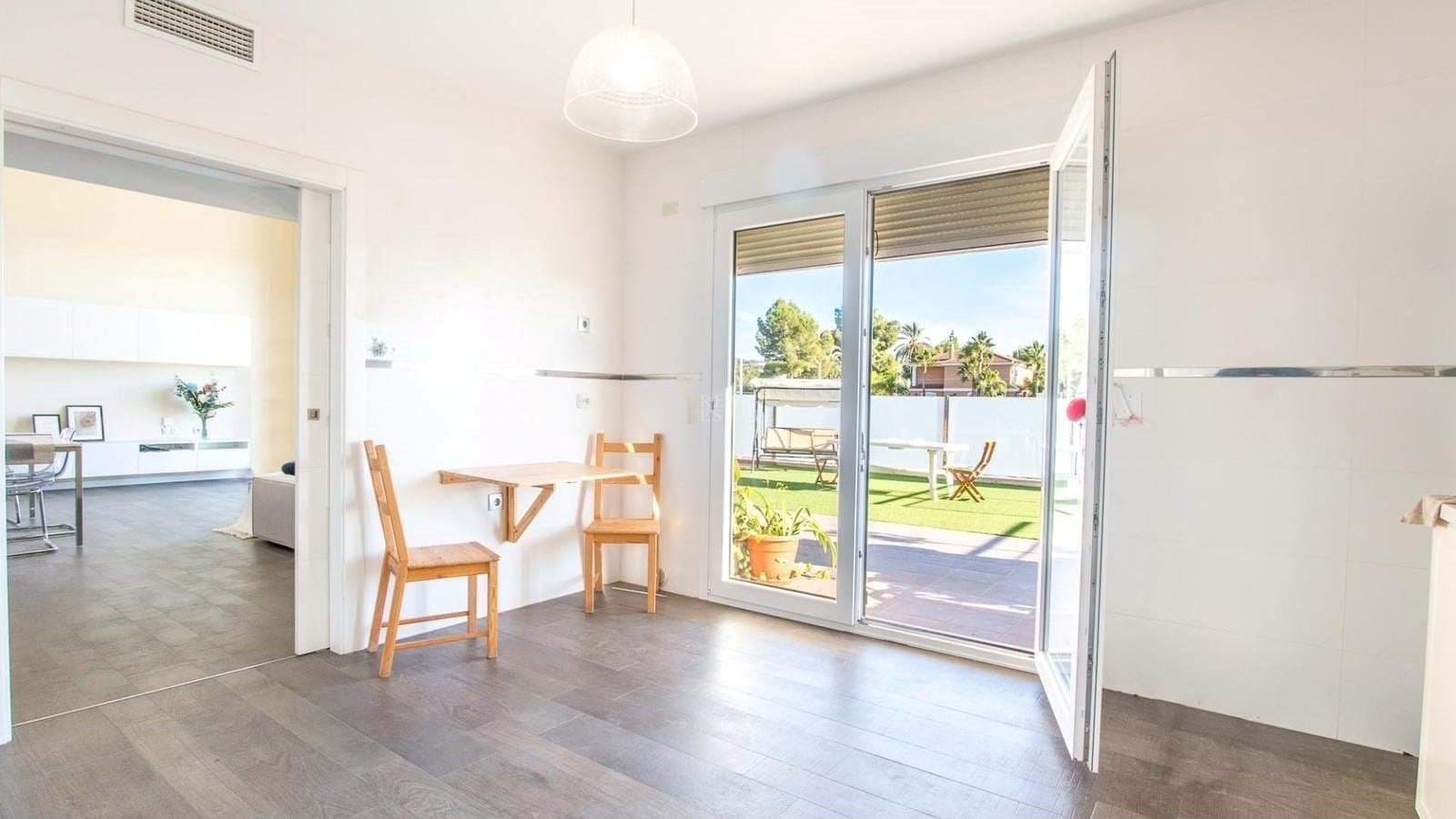 4 sypialnia Willa na sprzedaż w La Alcayna z basenem garażem - 509 000 € (Ref: 9451177)