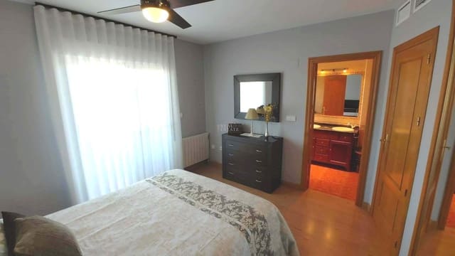 Apartamento de 4 habitaciones en Murcia ciudad en venta - 300.000 € (Ref: 9454757)