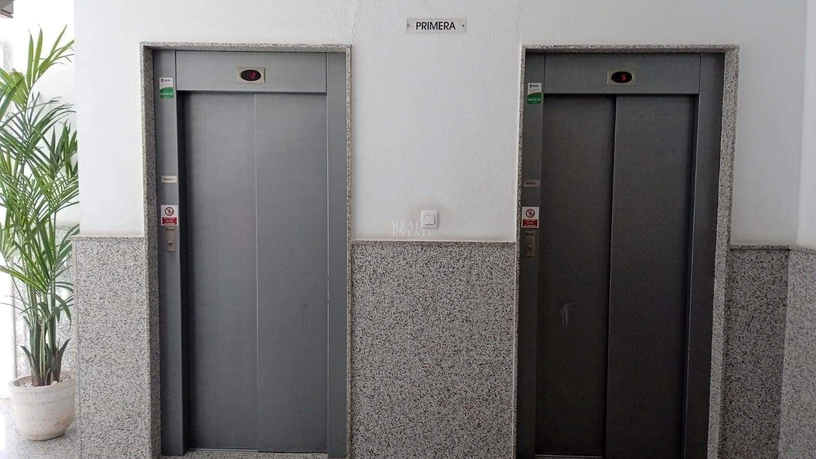 Apartamento de 2 habitaciones en Santa Pola en venta con garaje - 180.000 € (Ref: 9470706)