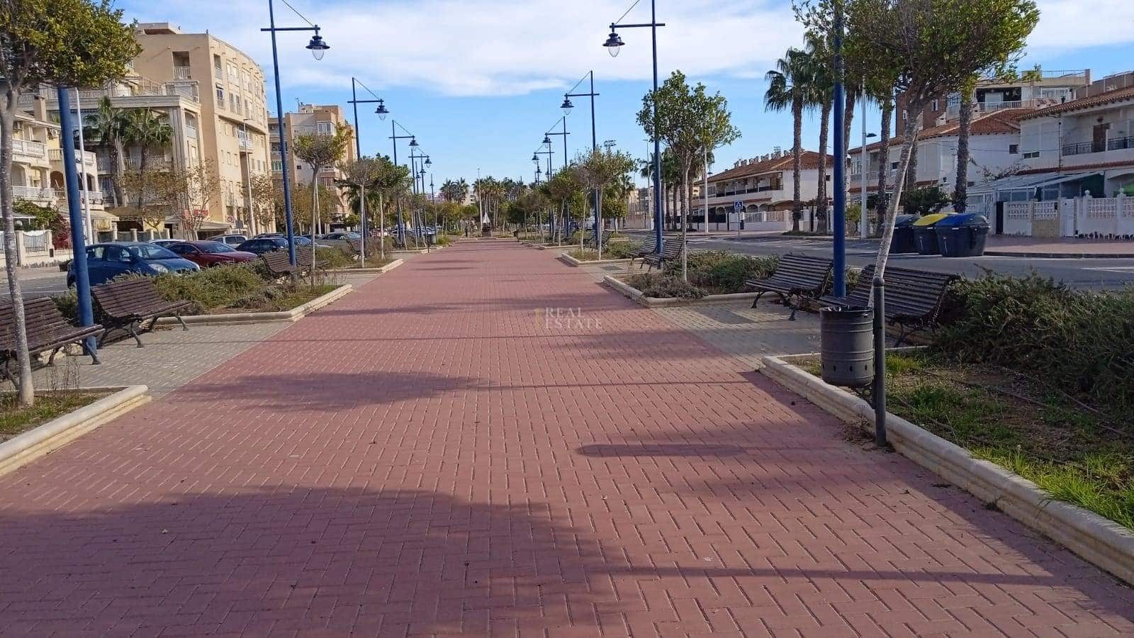 Apartamento de 2 habitaciones en Santa Pola en venta con garaje - 180.000 € (Ref: 9470706)