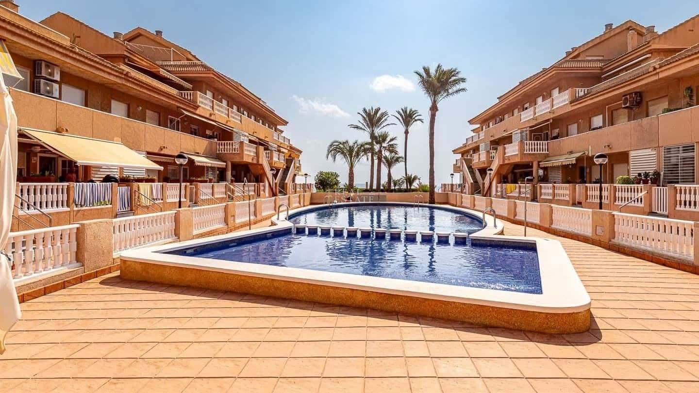 3 slaapkamer Appartement te koop in La Manga del Mar Menor met garage - € 199.000 (Ref: 9473433)