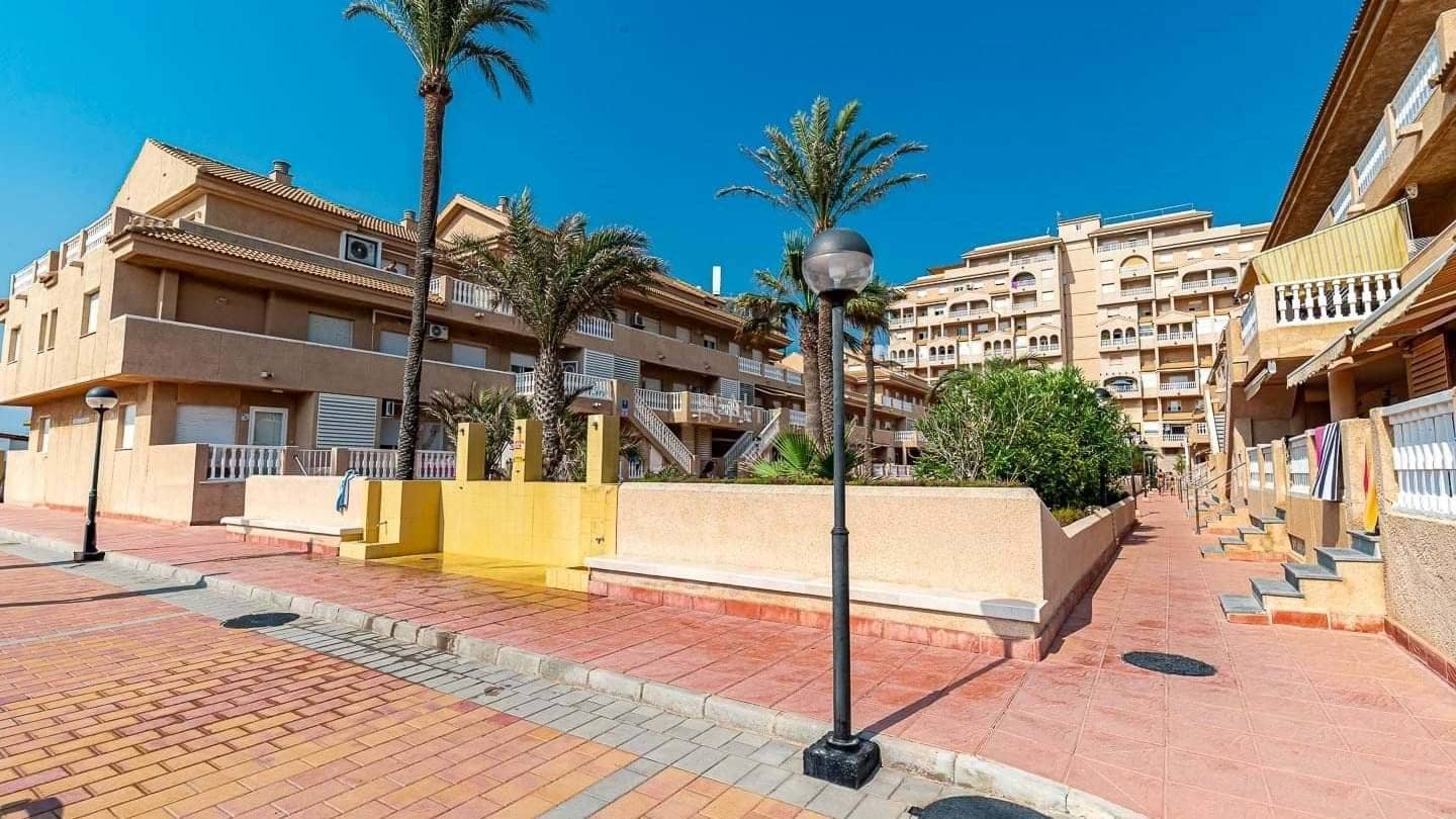 3 slaapkamer Appartement te koop in La Manga del Mar Menor met garage - € 199.000 (Ref: 9473433)