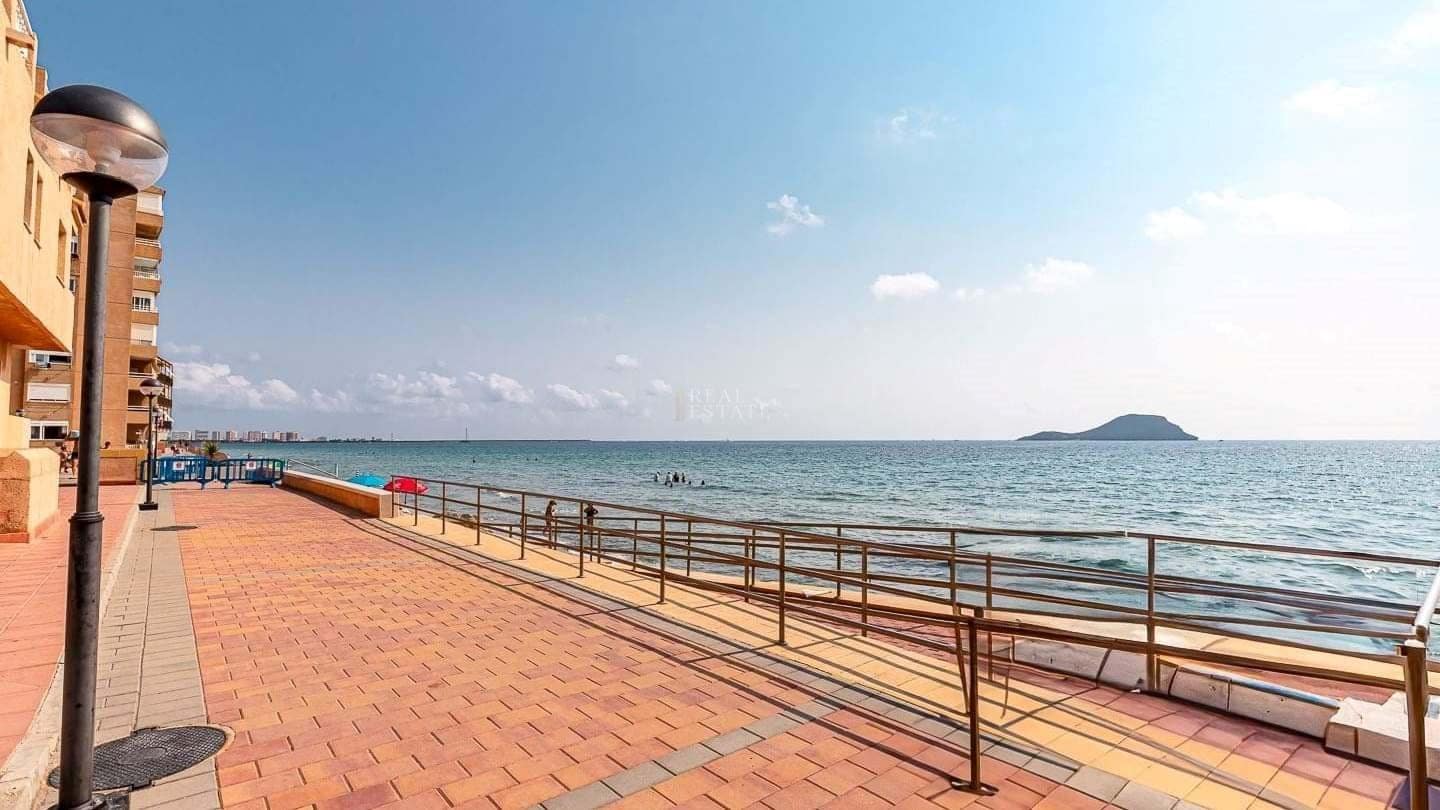 3 slaapkamer Appartement te koop in La Manga del Mar Menor met garage - € 199.000 (Ref: 9473433)