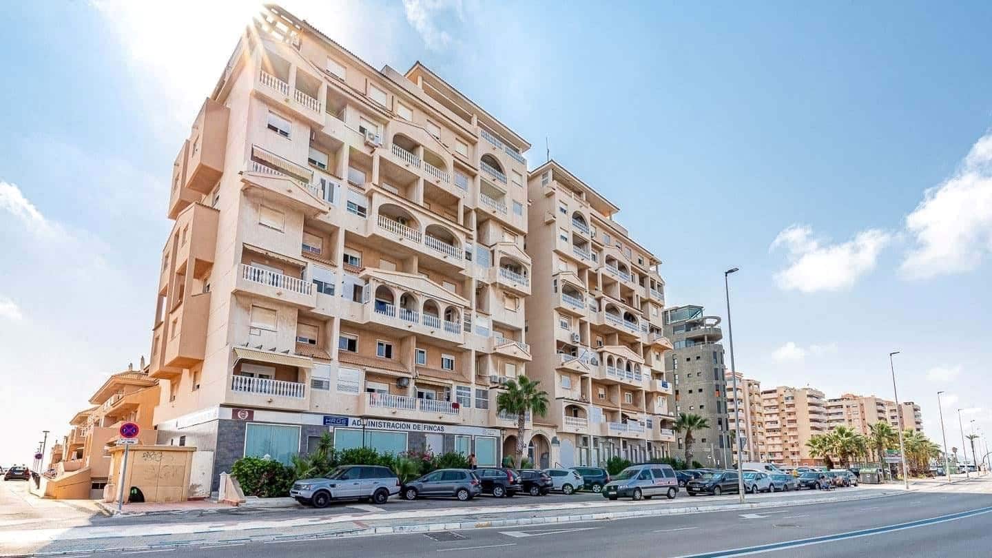 3 slaapkamer Appartement te koop in La Manga del Mar Menor met garage - € 199.000 (Ref: 9473433)