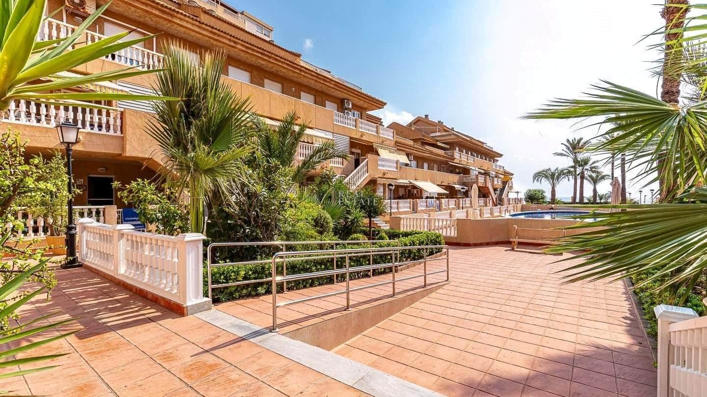 3 slaapkamer Appartement te koop in La Manga del Mar Menor met garage - € 199.000 (Ref: 9473433)