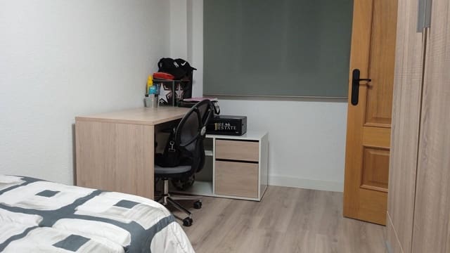 4 bedroom Apartment for sale in Elche / Elx - € 160,000 (Ref: 9481466)