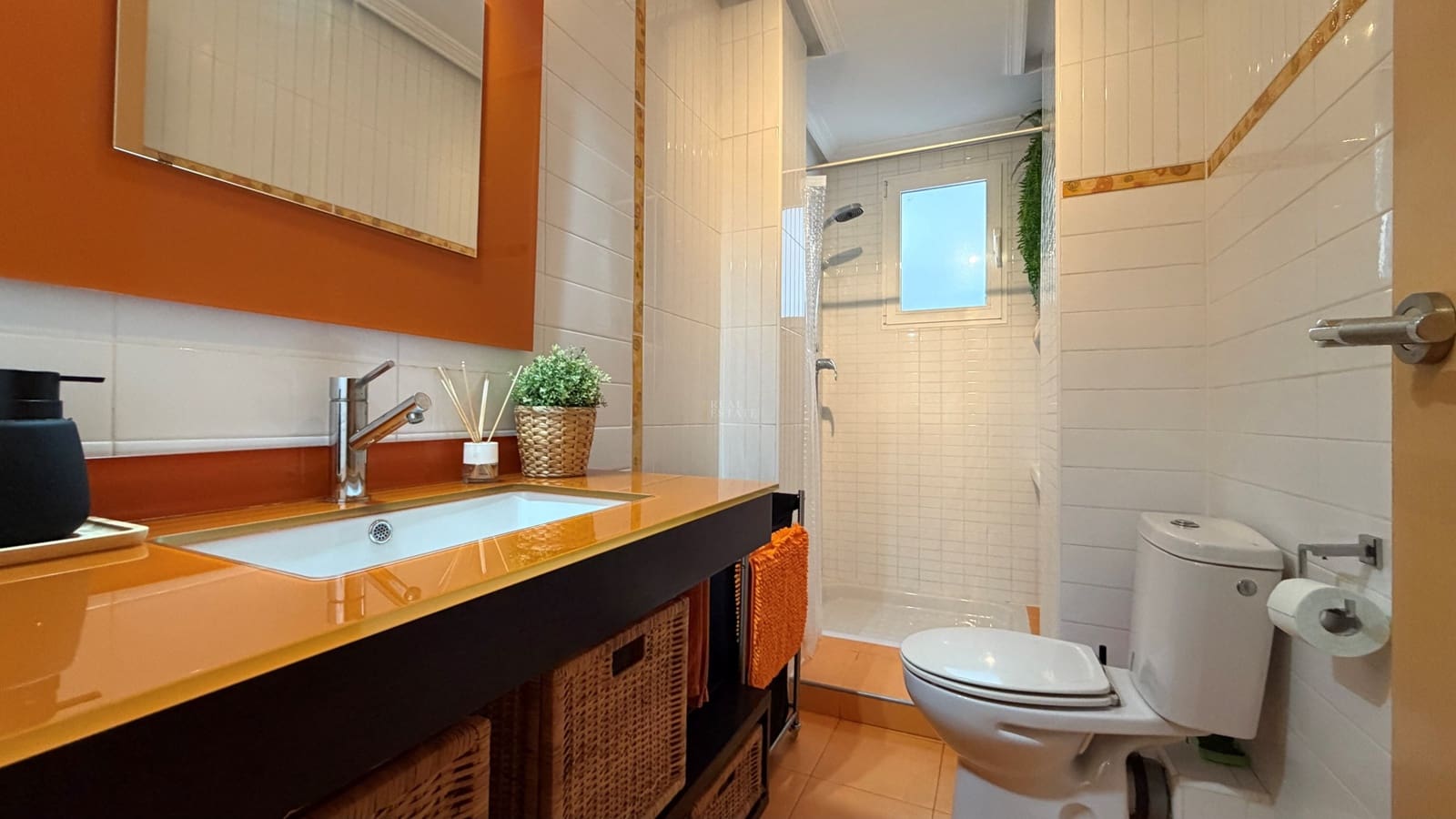 2 Zimmer Apartment zu verkaufen in Alicante / Alacant Stadt - 215.000 € (Ref: 9493942)