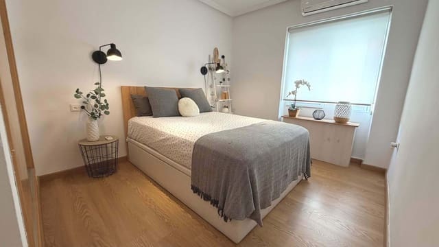 2 Zimmer Apartment zu verkaufen in Alicante / Alacant Stadt - 215.000 € (Ref: 9493942)