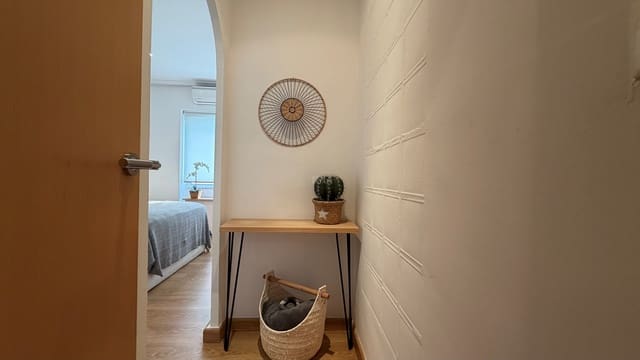 2 Zimmer Apartment zu verkaufen in Alicante / Alacant Stadt - 215.000 € (Ref: 9493942)