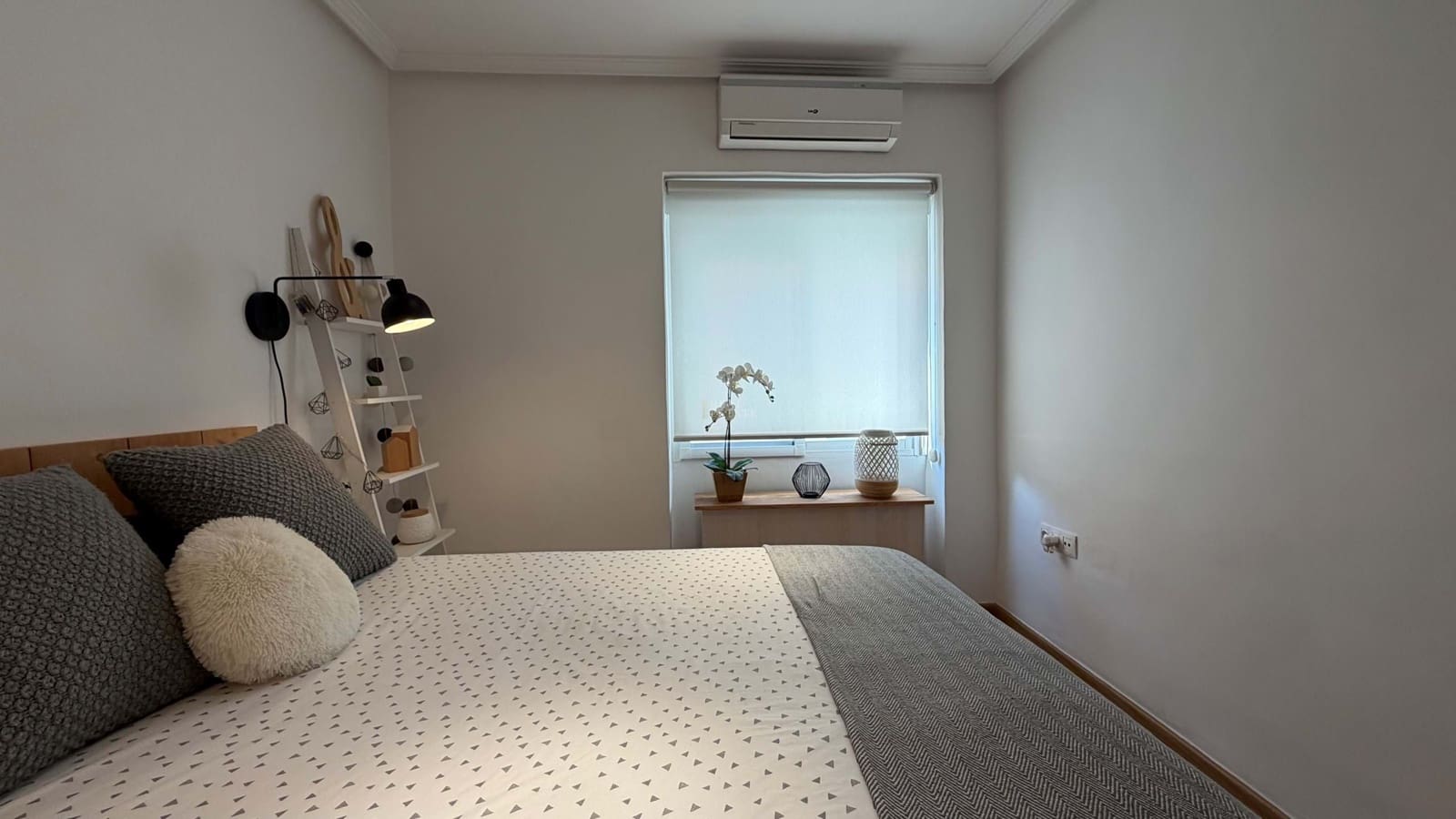 2 Zimmer Apartment zu verkaufen in Alicante / Alacant Stadt - 215.000 € (Ref: 9493942)