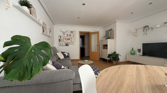 2 Zimmer Apartment zu verkaufen in Alicante / Alacant Stadt - 215.000 € (Ref: 9493942)